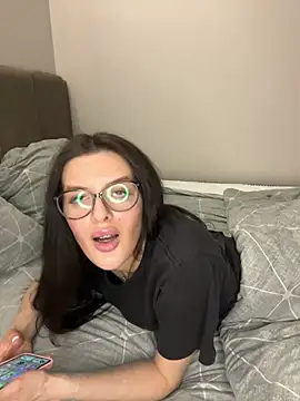 little_belucci's Live XXX Chat