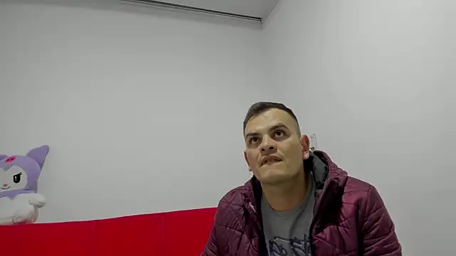 Chat +18 de Edwin_Q ao vivo