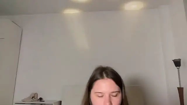 PonyChika Adlı Modelin Canlı XXX Sohbeti