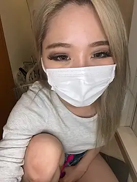 MOMOKA_33's Live XXX Chat