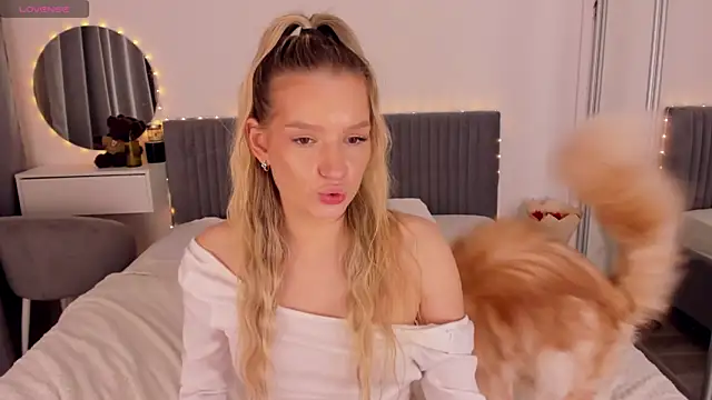 CassieRayss' Live XXX Chat