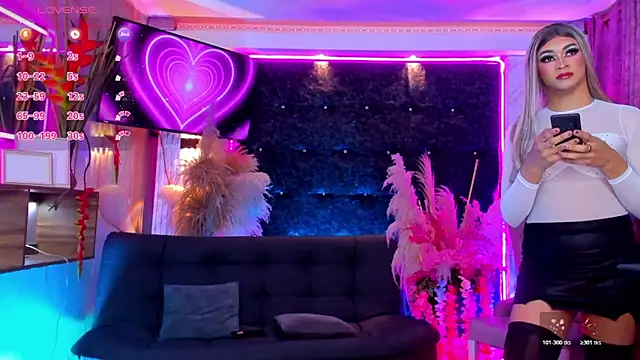 Queens_Wonders_Blonders' Live XXX Chat