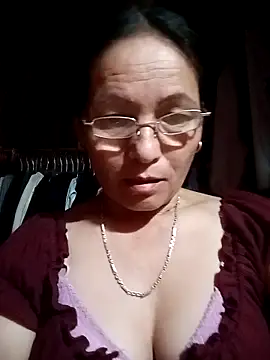 Chat +18 de Cucci07 ao vivo