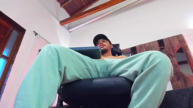 Chat XXX en directo de Justin_WhiteJS