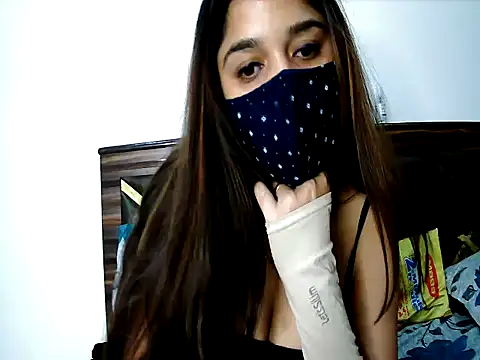 XXX chat uživo modela Gloie4u