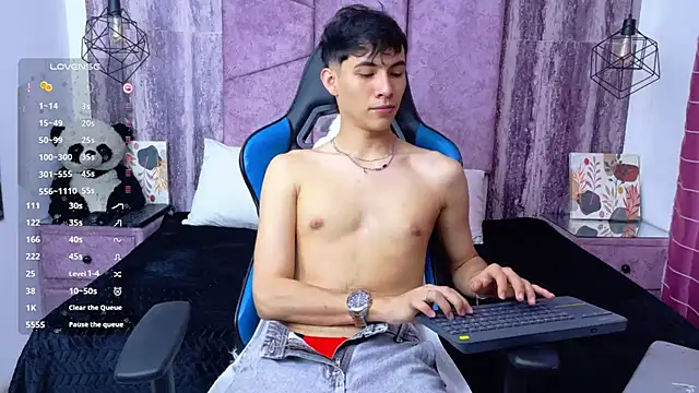 AronTawers 라이브 XXX 채팅
