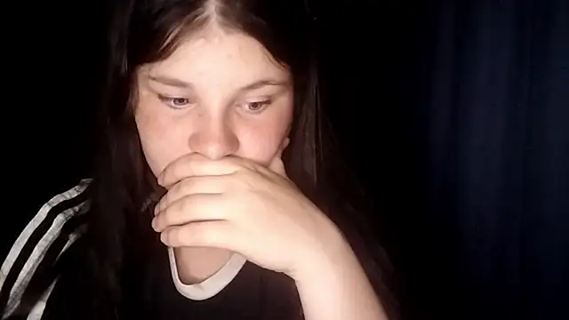 צ'אט XXX בשידור חי של BeatriceMolands