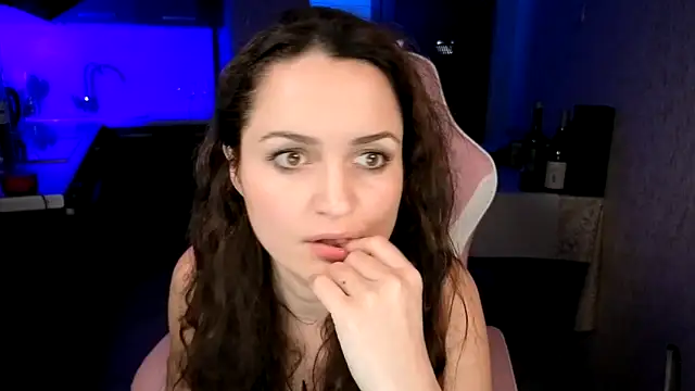 Cerann1 XXX чат на живо