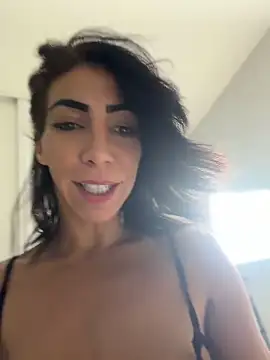 XXX chat uživo modela Yasmiinee