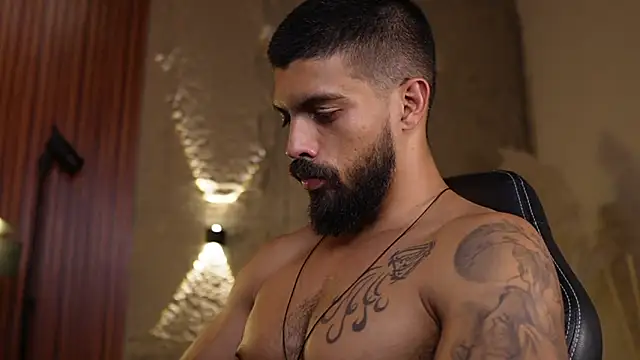 DannSaenz Chat XXX in diretta
