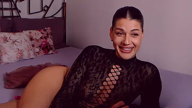 YvonneEverlee's Live XXX Chat