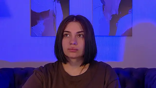 دردشة AdrianaToress الجنسية المباشرة