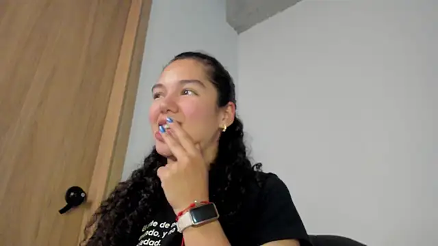 Chat +18 de MiaRouseex ao vivo