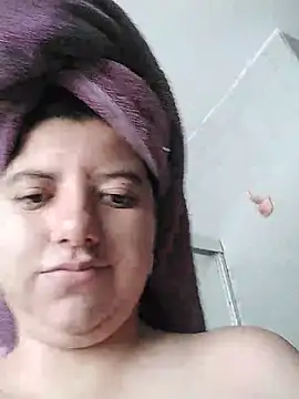 Chaparrita13's Live XXX Chat