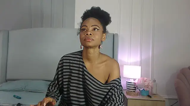 ChantalGarner's Live XXX Chat