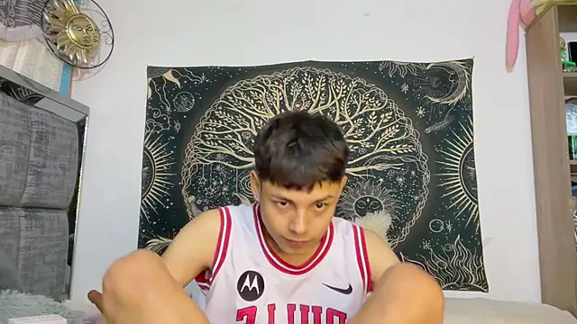 Andy_Belier23 Adlı Modelin Canlı XXX Sohbeti