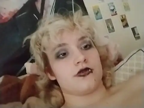 y2kpriestess' Live XXX Chat