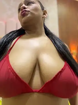 sofia_xxx02 élő XXX-chatje