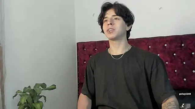 Chat +18 de Angel_Miguel_1 ao vivo
