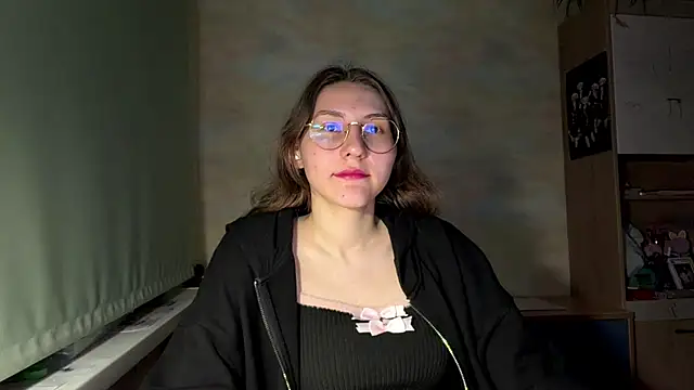 XXX chat uživo modela Miaaa_Moon