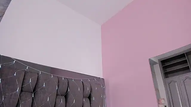 Kendall_Rous_ Live XXX-Chat