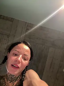 SkinnyLillyn Live XXX chat