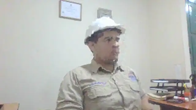 Officeb0y Chat XXX live