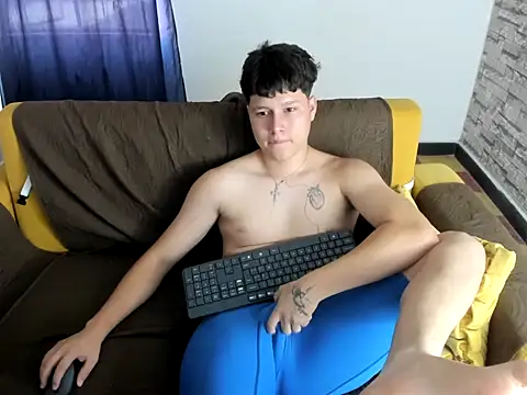 daniel_leon élő XXX-chatje