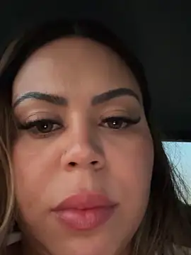 lariicn Live XXX chat