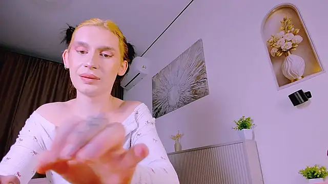 XXX chat uživo modela Mikaella_Nicole