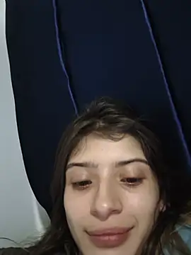 KratosAfroditacs' Live XXX Chat