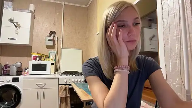Chat +18 de AngelJeni ao vivo