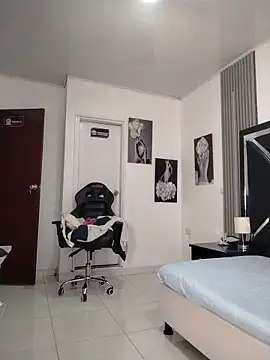 Natasha_miilf 现场XXX聊天