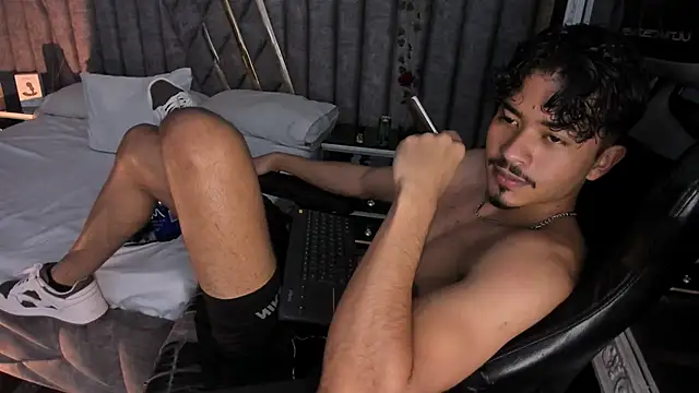 Chatroom XXX en direct de NicolaiKarav