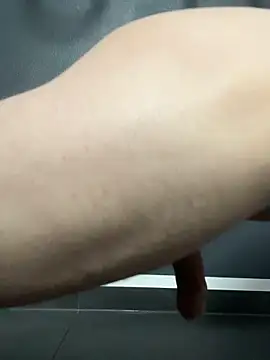 Bumbastic6Pack Live XXX-Chat