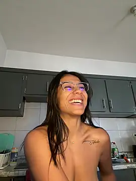 cata_777 Adlı Modelin Canlı XXX Sohbeti