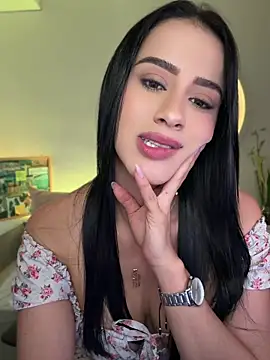 SarahhSmitth1 Adlı Modelin Canlı XXX Sohbeti