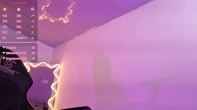 Онлайн чат XXX ZURY_TAY