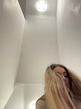 IsabellaEtthan Chat XXX in diretta