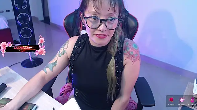 pink-2022 élő XXX-chatje