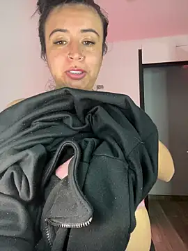 Devilsweet17 Adlı Modelin Canlı XXX Sohbeti