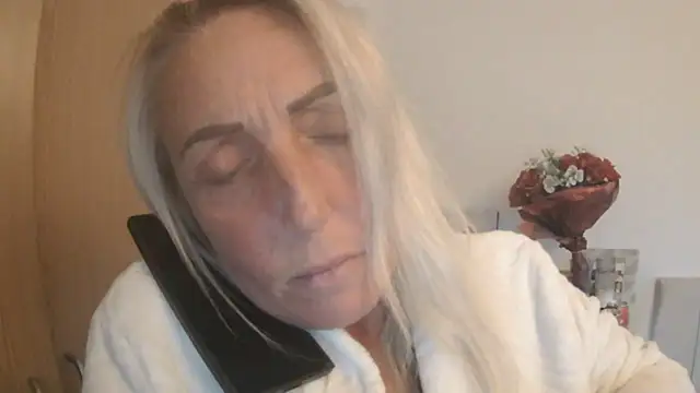 צ'אט XXX בשידור חי של theblondecocklover