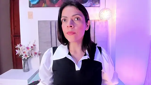 AnnaBroooks Adlı Modelin Canlı XXX Sohbeti