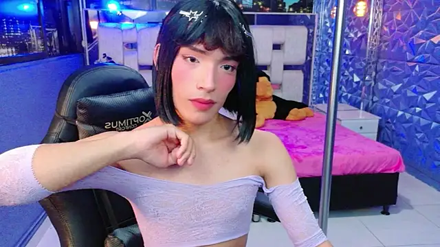 AlecciaNova live XXX chat