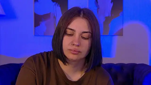 AdrianaToress élő XXX-chatje