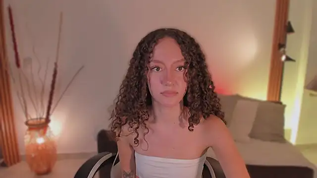 ChloeMoreti Chat XXX live