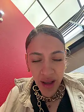 XXX chat uživo modela alana15