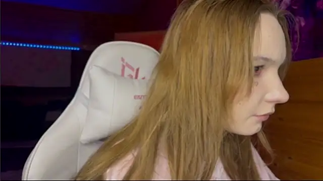 XXX chat uživo modela OpheliaVoss