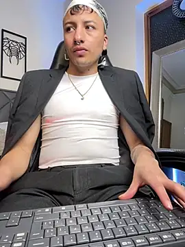 Dereck_Klain Adlı Modelin Canlı XXX Sohbeti
