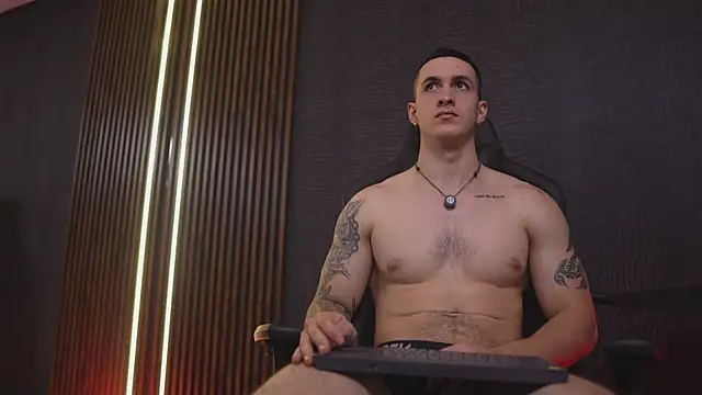 JacksonOlsenn Live XXX Chat